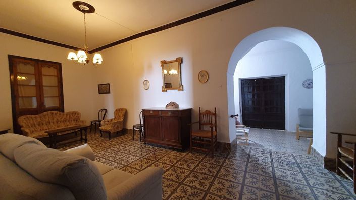 Image No.11-4 Bed Townhouse for sale