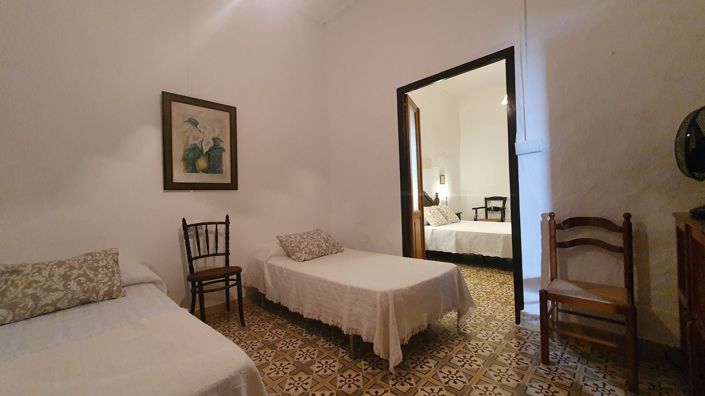 Image No.15-4 Bed Townhouse for sale