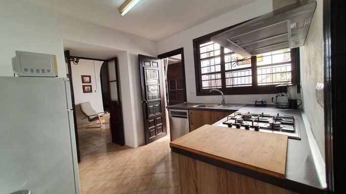 Image No.18-4 Bed Townhouse for sale