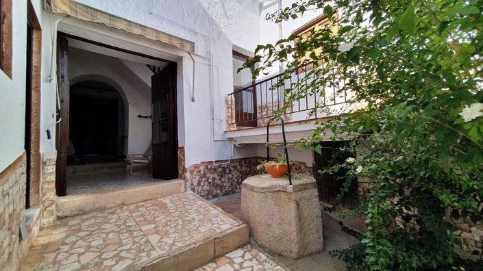 Image No.22-4 Bed Townhouse for sale