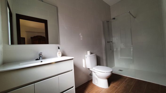 Image No.27-4 Bed Townhouse for sale