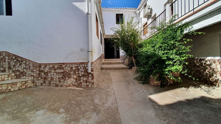 Image No.42-4 Bed Townhouse for sale