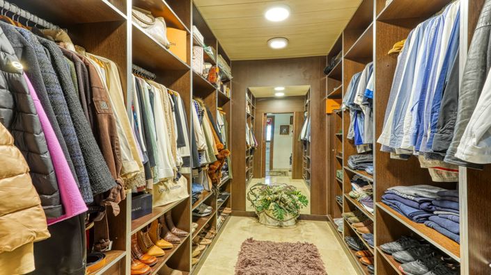 Image No.20-8 Bed Country House for sale