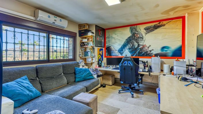 Image No.25-8 Bed Country House for sale