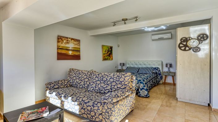 Image No.29-8 Bed Country House for sale