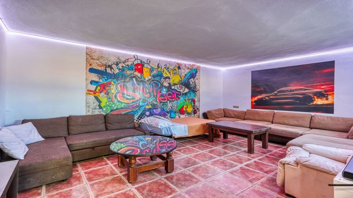 Image No.32-8 Bed Country House for sale