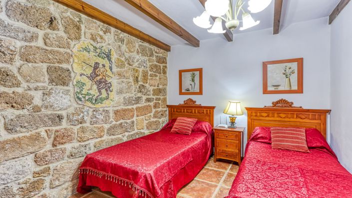 Image No.35-8 Bed Country House for sale