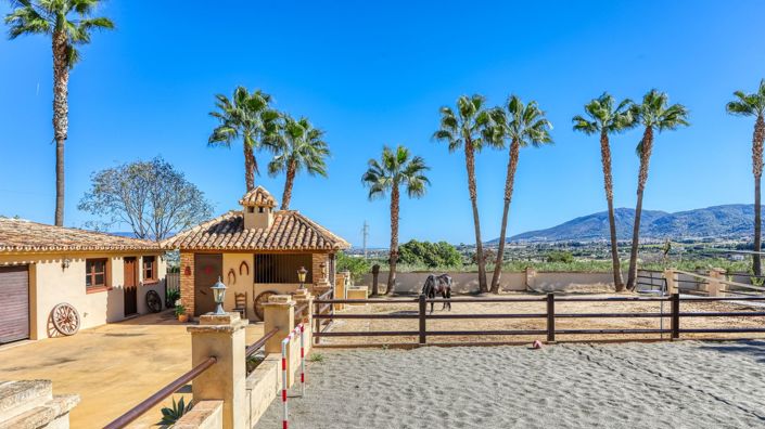 Image No.47-8 Bed Country House for sale