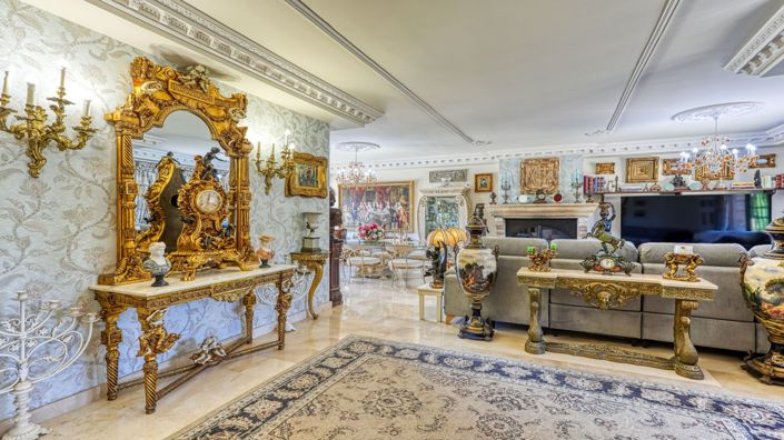 Image No.10-8 Bed Country House for sale