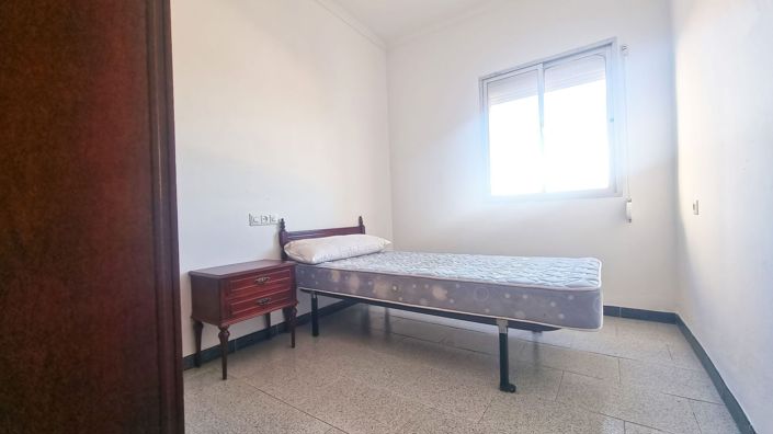 Image No.13-4 Bed Townhouse for sale