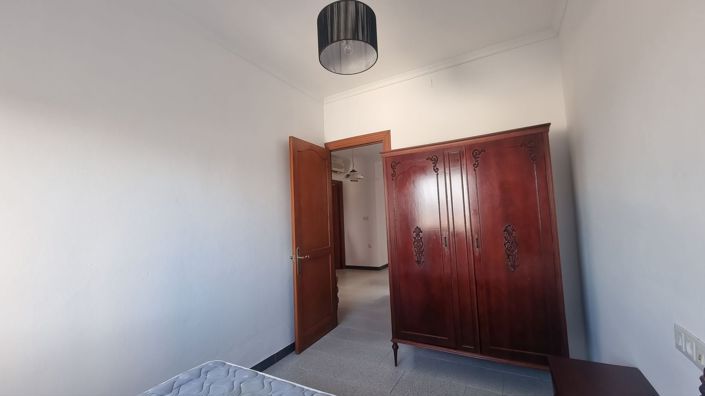 Image No.14-4 Bed Townhouse for sale