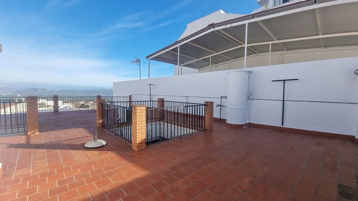 Image No.18-4 Bed Townhouse for sale