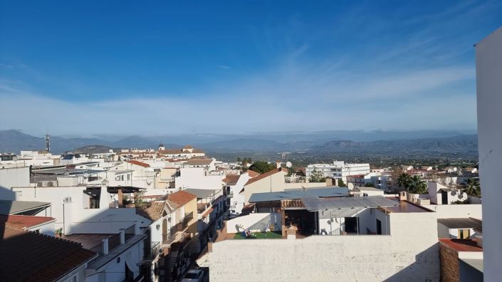 Image No.19-4 Bed Townhouse for sale