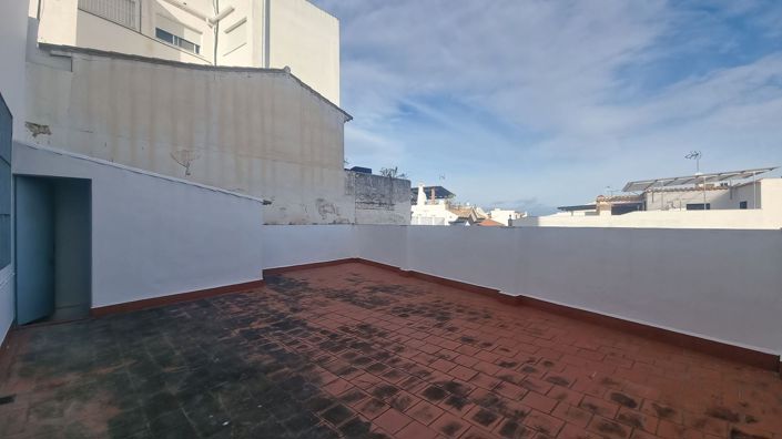 Image No.21-4 Bed Townhouse for sale