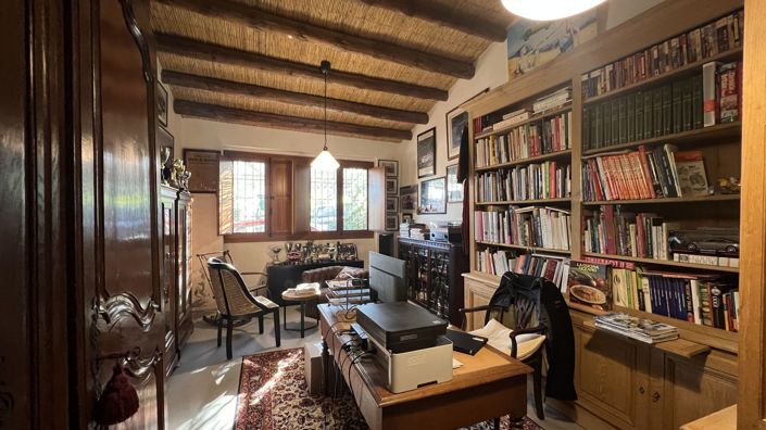 Image No.15-5 Bed Country House for sale