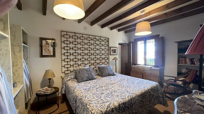 Image No.19-5 Bed Country House for sale