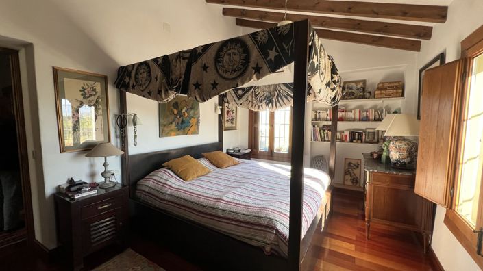 Image No.20-5 Bed Country House for sale