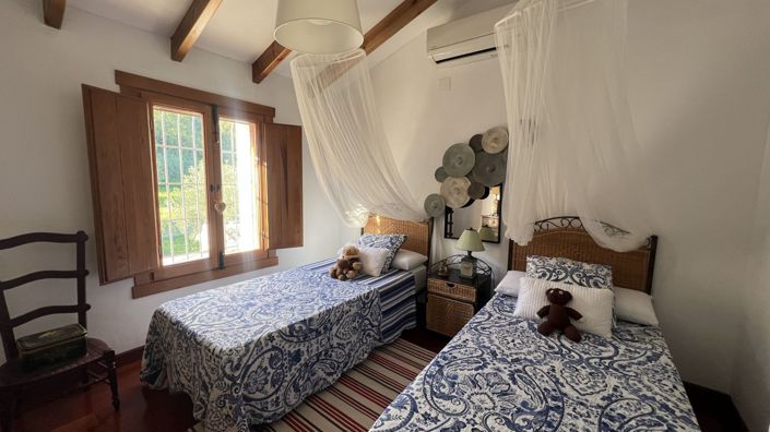 Image No.23-5 Bed Country House for sale