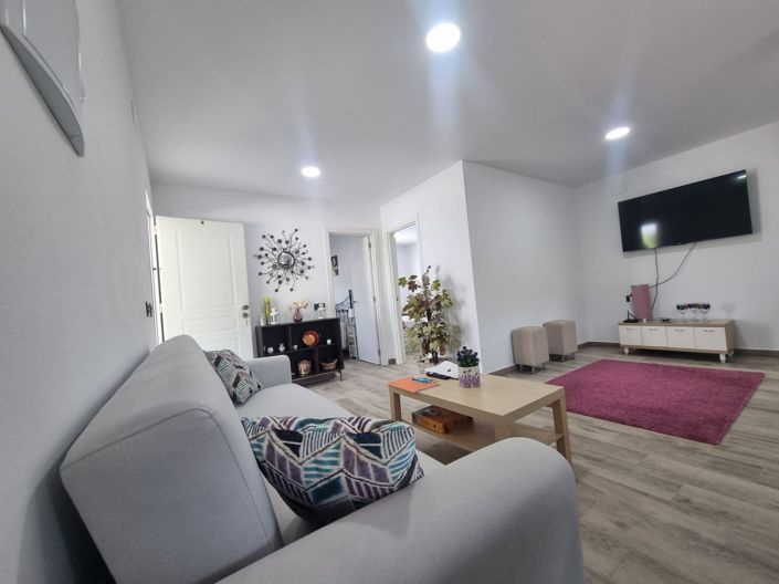 Image No.5-2 Bed Country House for sale