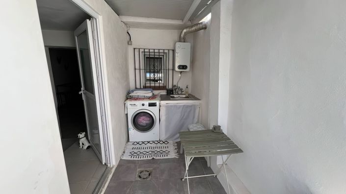 Image No.11-5 Bed Townhouse for sale