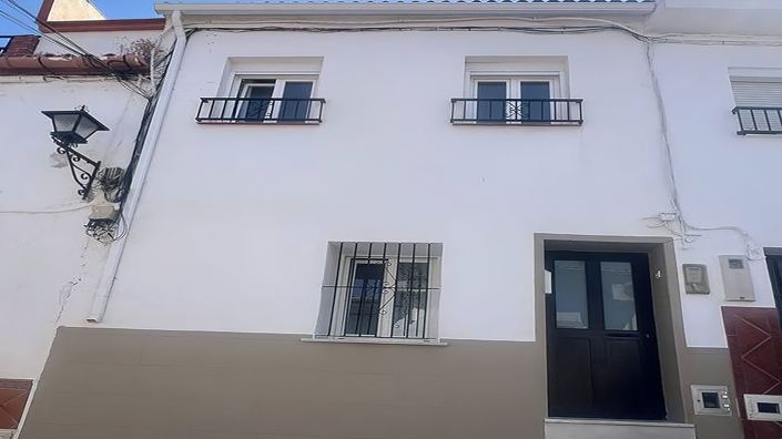 Image No.14-5 Bed Townhouse for sale