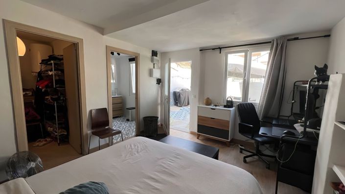 Image No.17-5 Bed Townhouse for sale