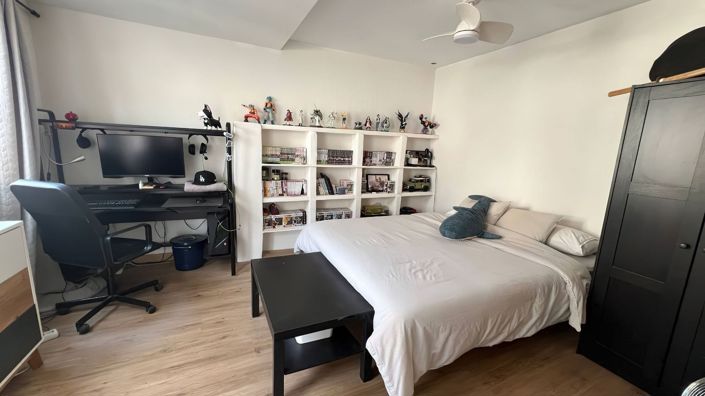 Image No.18-5 Bed Townhouse for sale