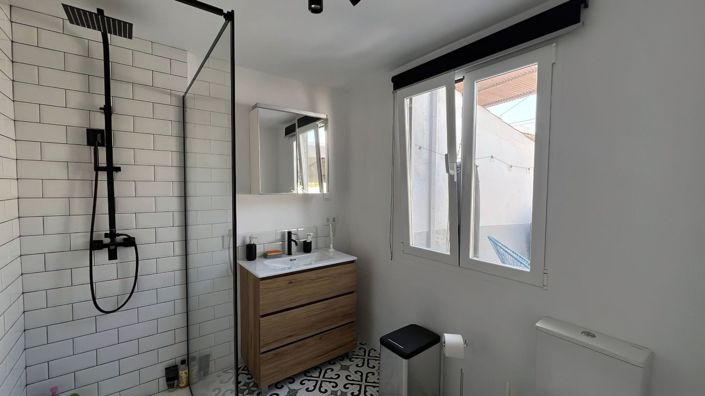 Image No.19-5 Bed Townhouse for sale