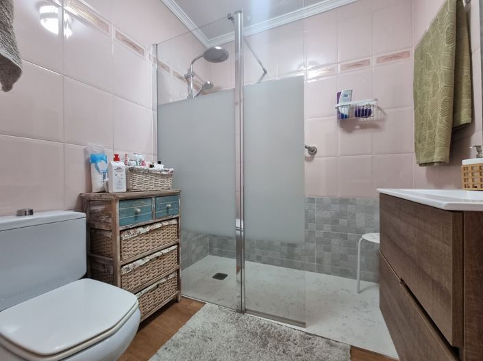 Image No.12-9 Bed Country House for sale