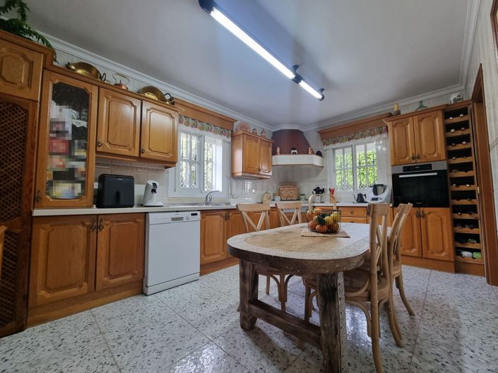 Image No.14-9 Bed Country House for sale