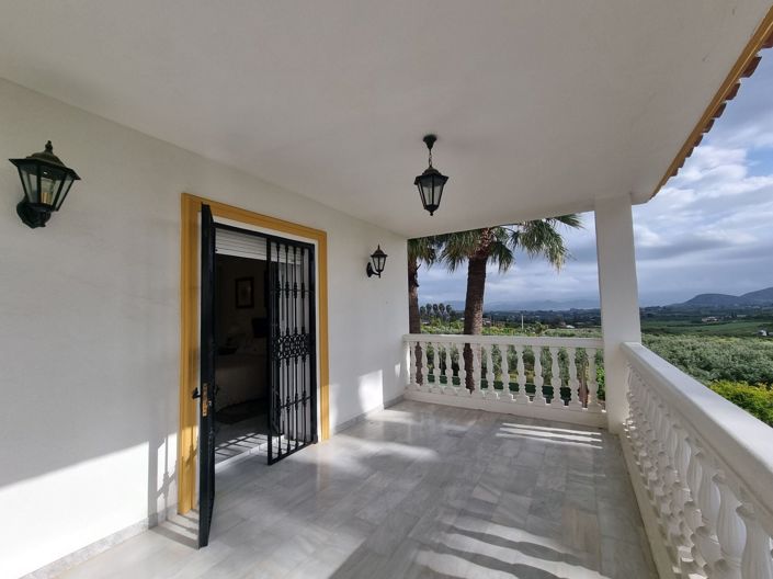 Image No.18-9 Bed Country House for sale