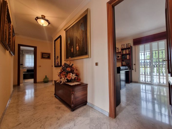 Image No.19-9 Bed Country House for sale