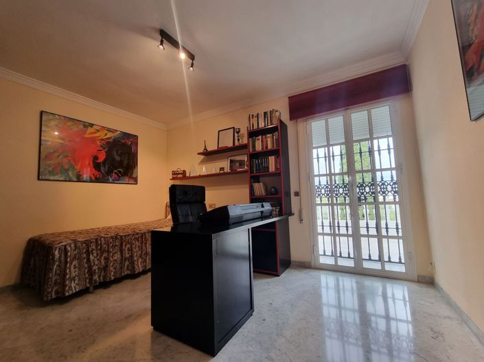 Image No.21-9 Bed Country House for sale