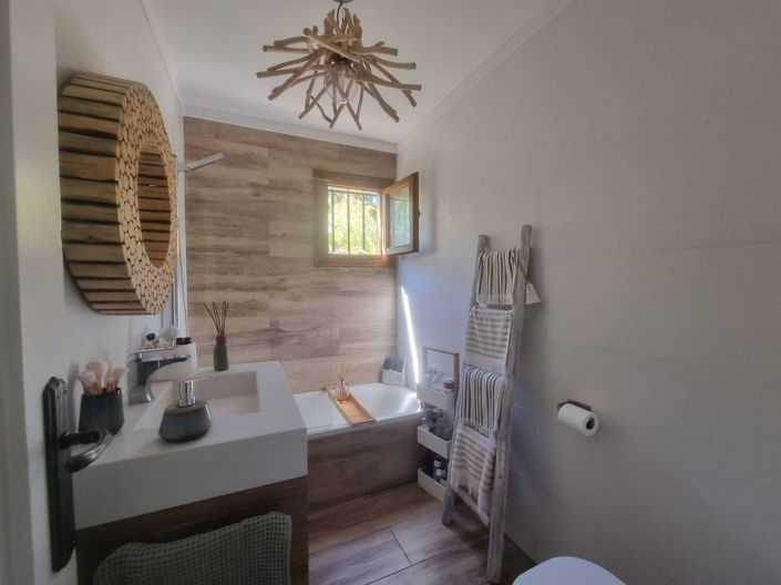 Image No.35-9 Bed Country House for sale