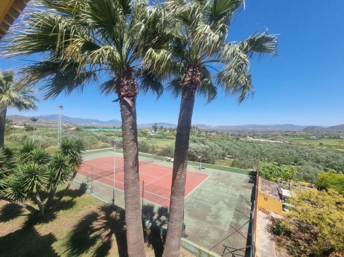 Image No.4-9 Bed Country House for sale