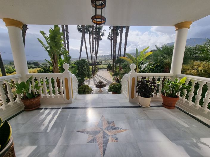 Image No.5-9 Bed Country House for sale