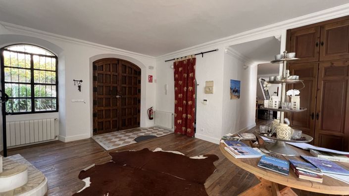 Image No.17-6 Bed Country House for sale