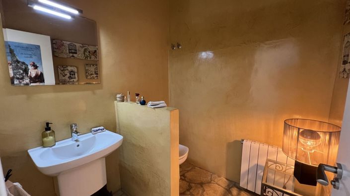 Image No.32-6 Bed Country House for sale