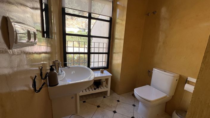 Image No.35-6 Bed Country House for sale