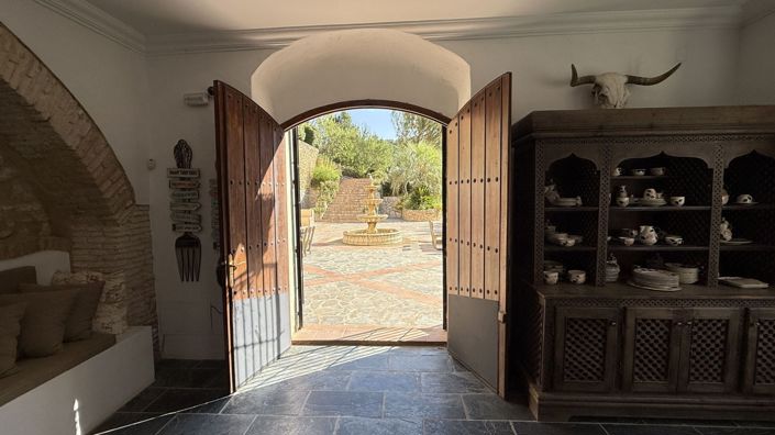 Image No.5-6 Bed Country House for sale