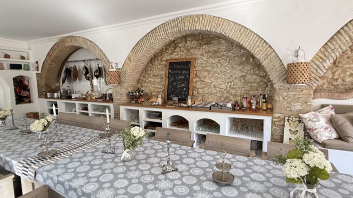 Image No.7-6 Bed Country House for sale