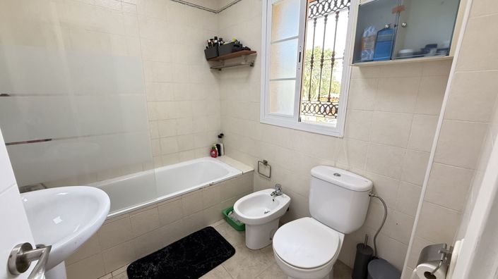 Image No.10-5 Bed Villa for sale