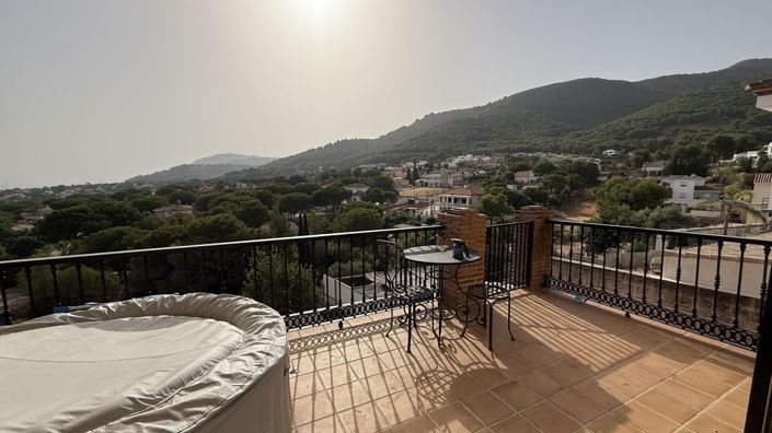 Image No.3-5 Bed Villa for sale