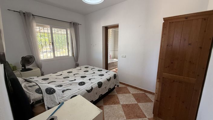 Image No.10-3 Bed Country House for sale