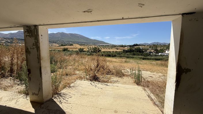 Image No.18-3 Bed Country House for sale