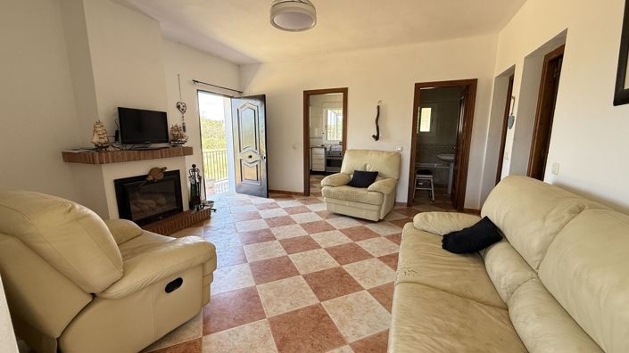 Image No.7-3 Bed Country House for sale