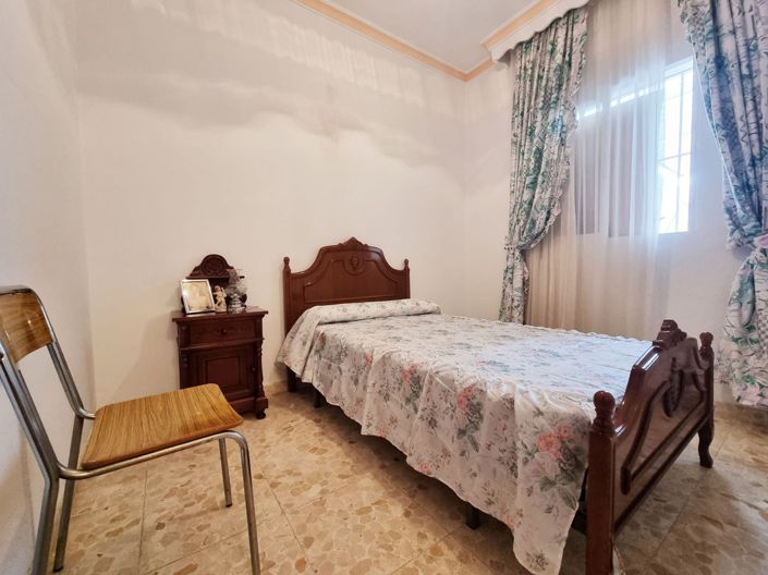 Image No.6-2 Bed Townhouse for sale