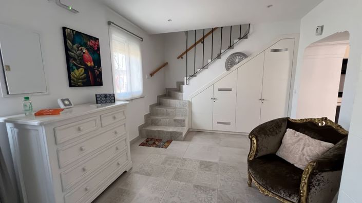 Image No.11-4 Bed Townhouse for sale