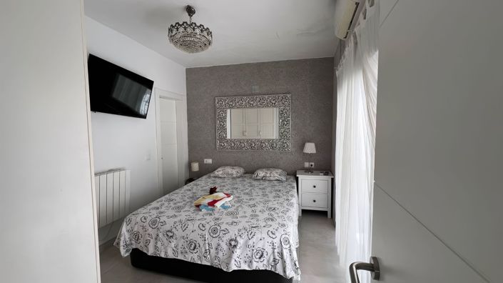 Image No.15-4 Bed Townhouse for sale