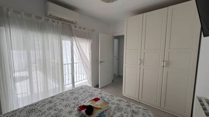 Image No.16-4 Bed Townhouse for sale